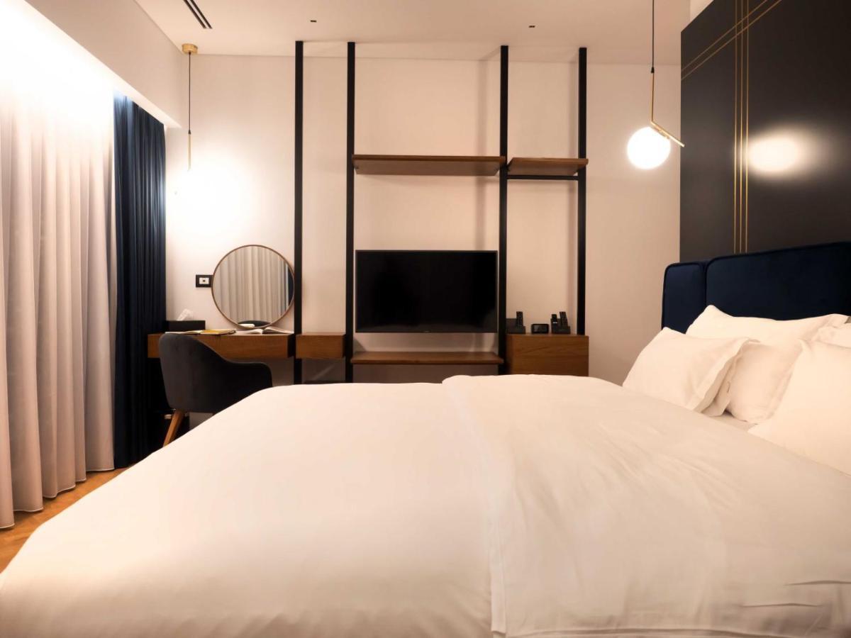 Moncafe Boutique Hotel & Spa 地拉那 外观 照片