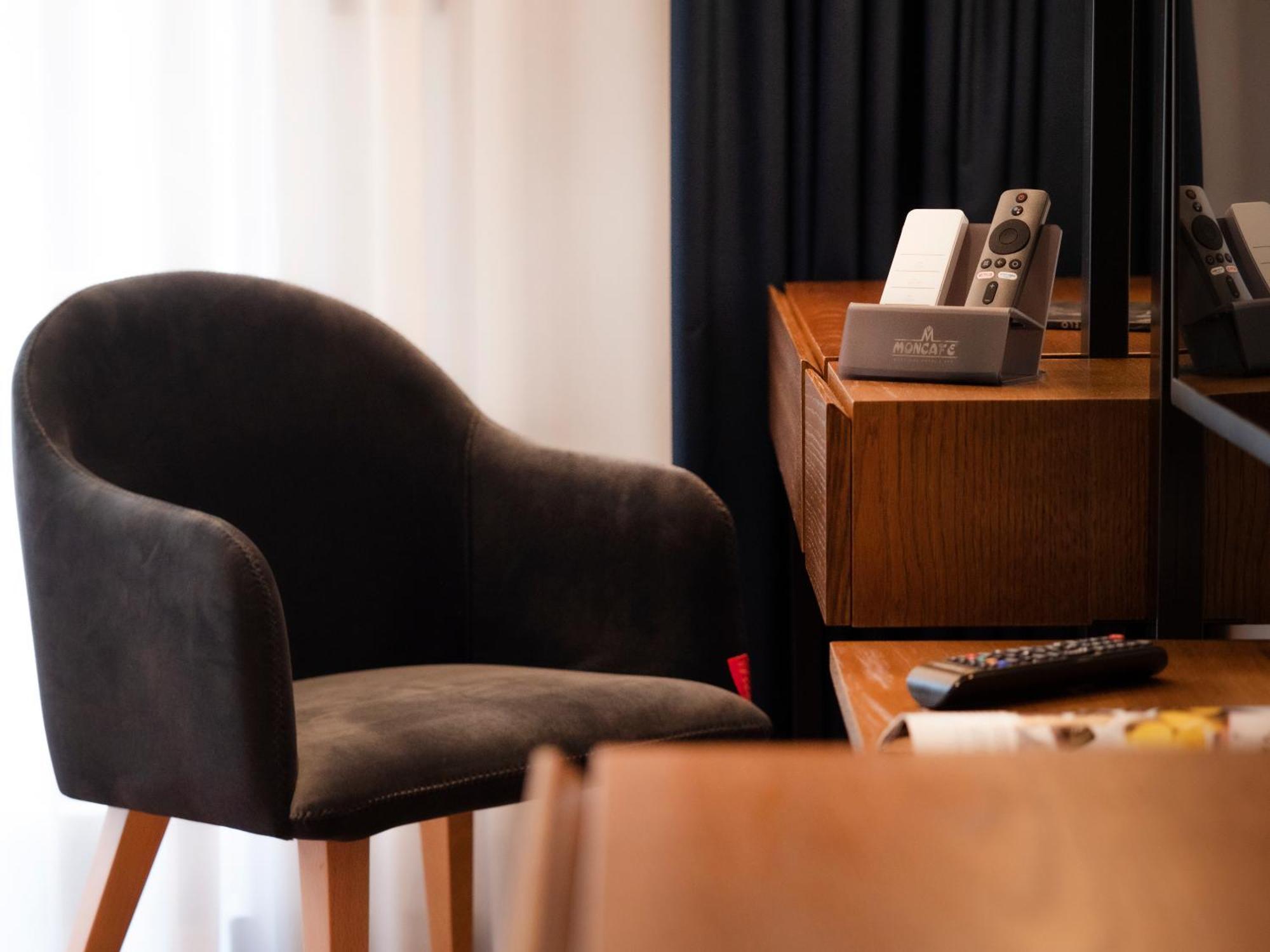 Moncafe Boutique Hotel & Spa 地拉那 外观 照片