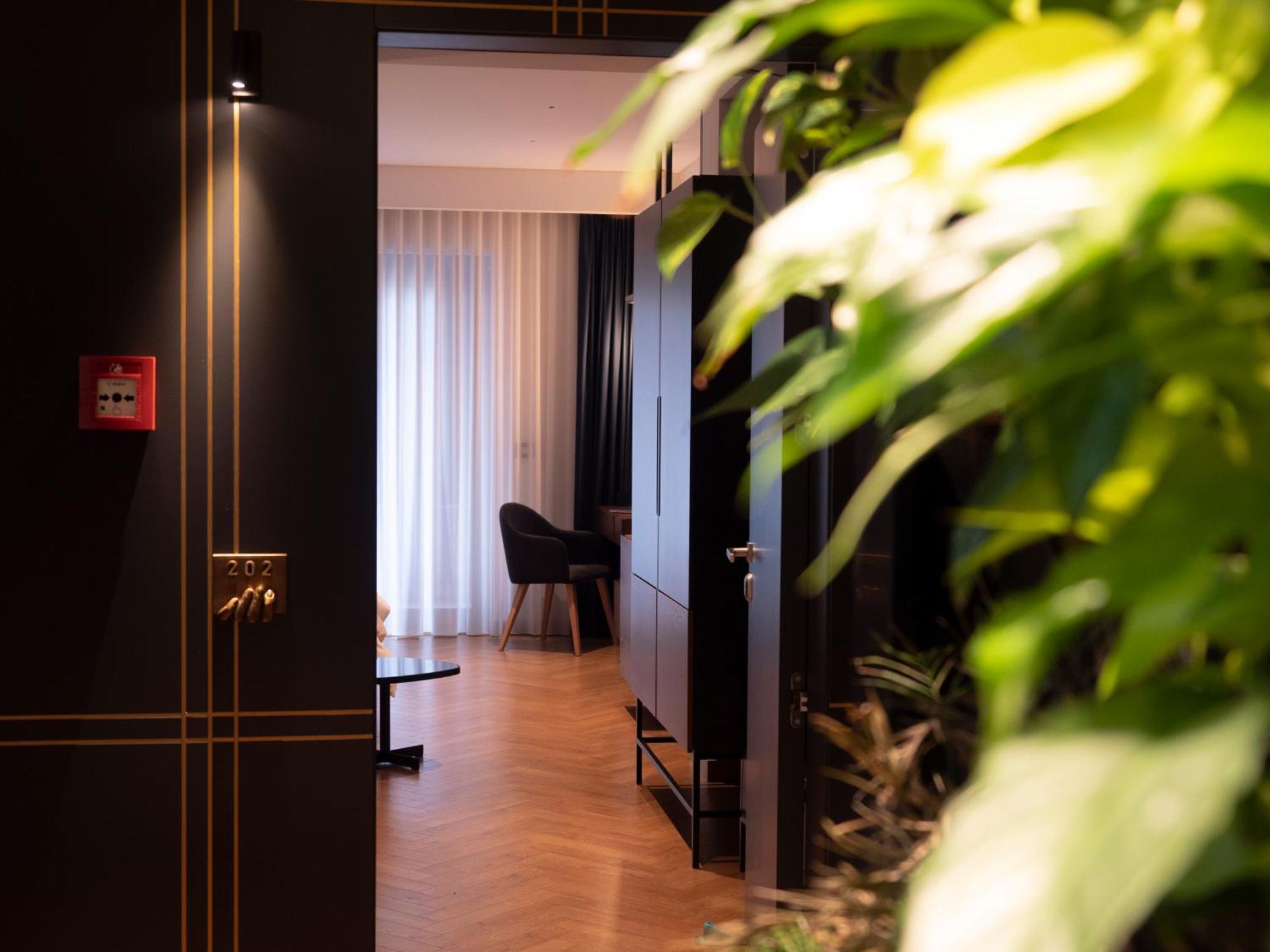 Moncafe Boutique Hotel & Spa 地拉那 外观 照片