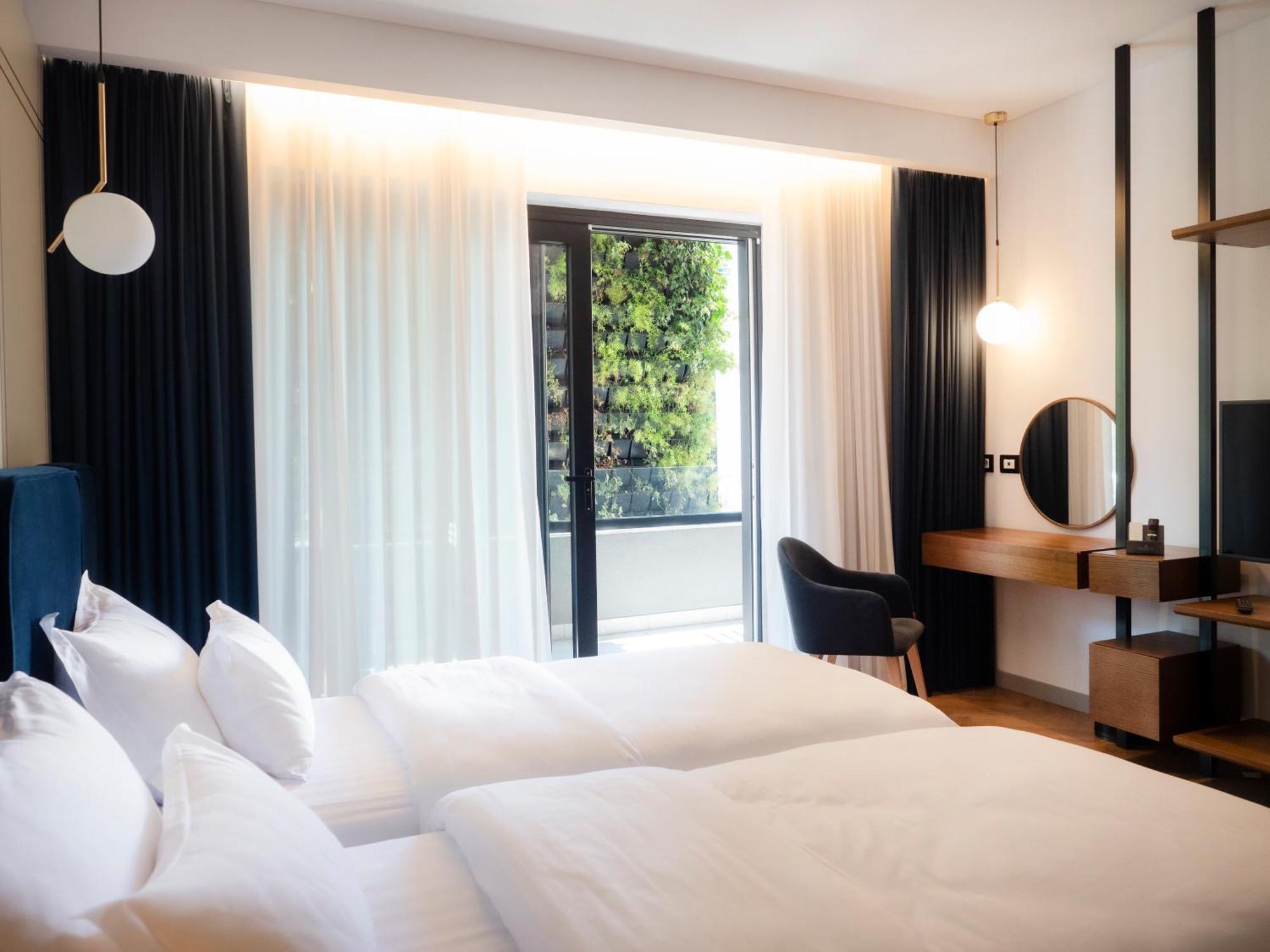 Moncafe Boutique Hotel & Spa 地拉那 外观 照片