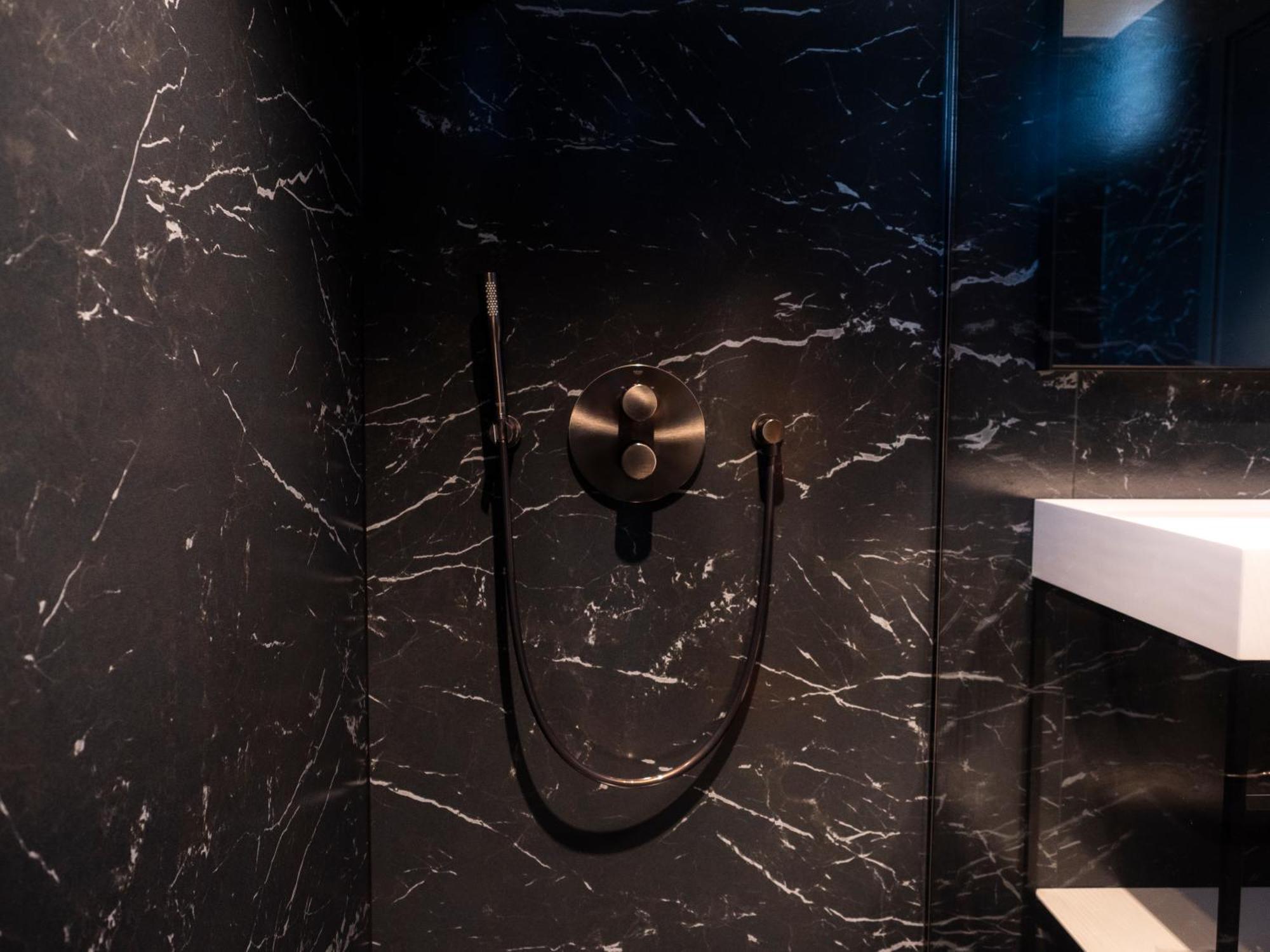 Moncafe Boutique Hotel & Spa 地拉那 外观 照片
